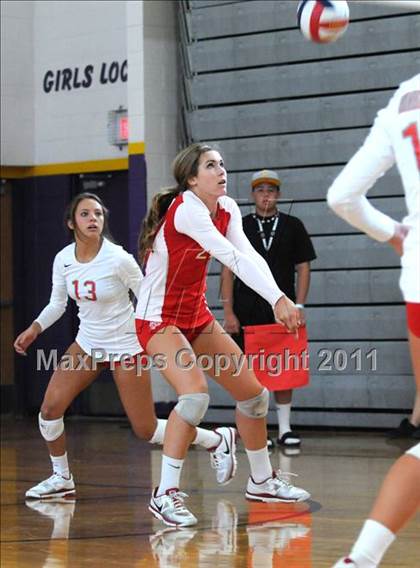 Thumbnail 2 in Torrey Pines vs. Mater Dei (Durango Fall Classic)  photogallery.
