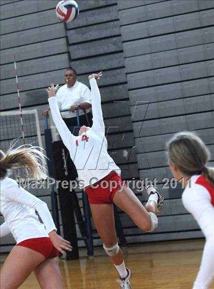 Thumbnail 1 in Torrey Pines vs. Mater Dei (Durango Fall Classic)  photogallery.