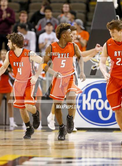 Thumbnail 2 in Ryle vs Newport Central Catholic (Ninth Region) photogallery.