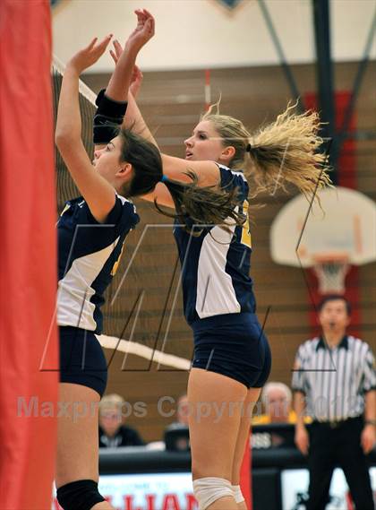 Thumbnail 1 in Pope John Paul II vs. Bethlehem Catholic (PIAA Class AA 1st Round) photogallery.
