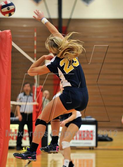 Thumbnail 2 in Pope John Paul II vs. Bethlehem Catholic (PIAA Class AA 1st Round) photogallery.