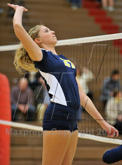 Thumbnail 1 in Pope John Paul II vs. Bethlehem Catholic (PIAA Class AA 1st Round) photogallery.