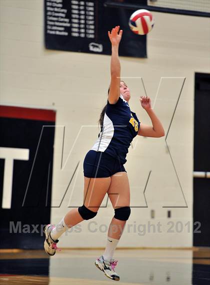 Thumbnail 3 in Pope John Paul II vs. Bethlehem Catholic (PIAA Class AA 1st Round) photogallery.