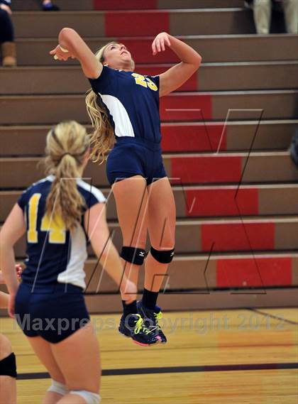 Thumbnail 3 in Pope John Paul II vs. Bethlehem Catholic (PIAA Class AA 1st Round) photogallery.