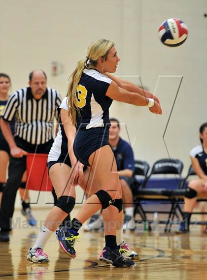 Thumbnail 3 in Pope John Paul II vs. Bethlehem Catholic (PIAA Class AA 1st Round) photogallery.
