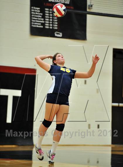 Thumbnail 2 in Pope John Paul II vs. Bethlehem Catholic (PIAA Class AA 1st Round) photogallery.