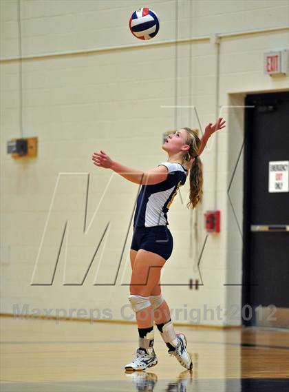 Thumbnail 2 in Pope John Paul II vs. Bethlehem Catholic (PIAA Class AA 1st Round) photogallery.