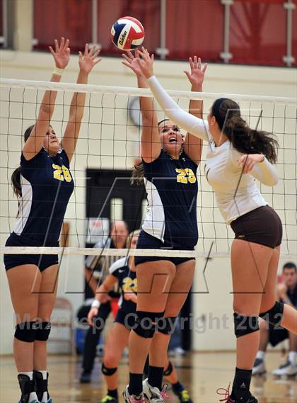 Thumbnail 1 in Pope John Paul II vs. Bethlehem Catholic (PIAA Class AA 1st Round) photogallery.