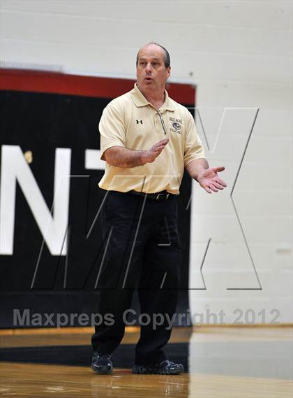 Thumbnail 1 in Pope John Paul II vs. Bethlehem Catholic (PIAA Class AA 1st Round) photogallery.