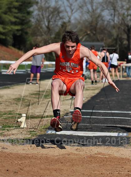 Thumbnail 2 in Mountain Press Relays photogallery.