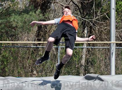 Thumbnail 1 in Mountain Press Relays photogallery.