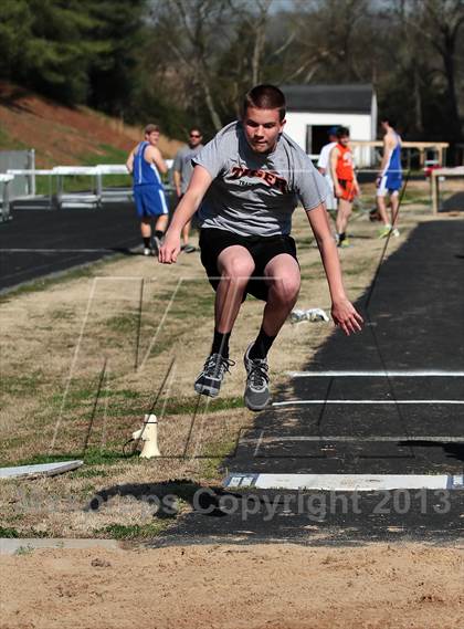 Thumbnail 1 in Mountain Press Relays photogallery.