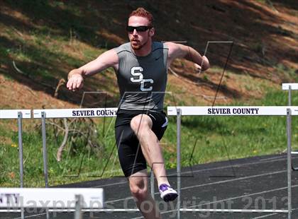 Thumbnail 3 in Mountain Press Relays photogallery.