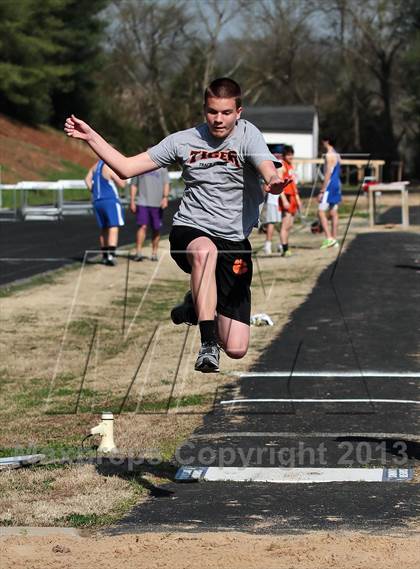 Thumbnail 3 in Mountain Press Relays photogallery.
