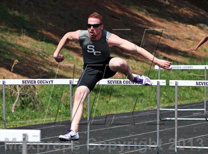 Thumbnail 2 in Mountain Press Relays photogallery.