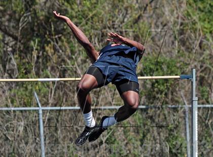 Thumbnail 2 in Mountain Press Relays photogallery.