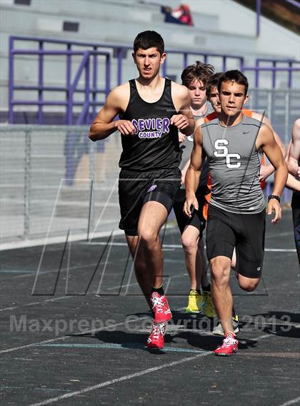 Thumbnail 1 in Mountain Press Relays photogallery.