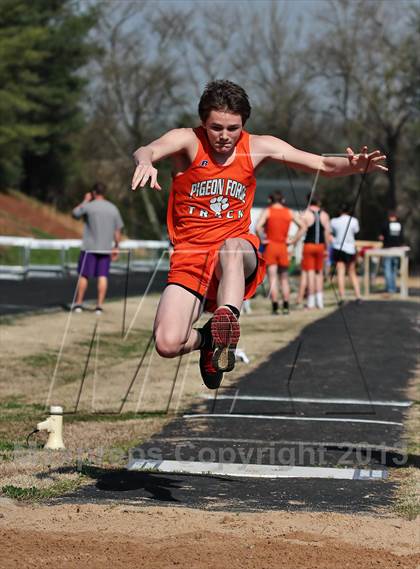 Thumbnail 1 in Mountain Press Relays photogallery.