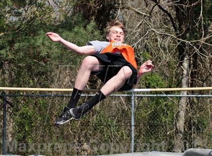 Thumbnail 2 in Mountain Press Relays photogallery.