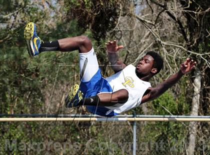 Thumbnail 1 in Mountain Press Relays photogallery.