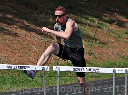 Thumbnail 1 in Mountain Press Relays photogallery.
