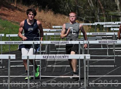 Thumbnail 2 in Mountain Press Relays photogallery.