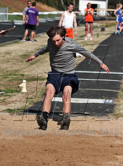 Thumbnail 3 in Mountain Press Relays photogallery.