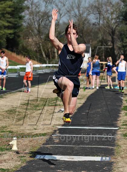 Thumbnail 2 in Mountain Press Relays photogallery.