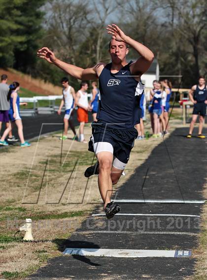 Thumbnail 2 in Mountain Press Relays photogallery.