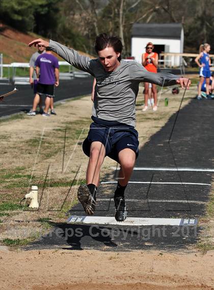 Thumbnail 2 in Mountain Press Relays photogallery.