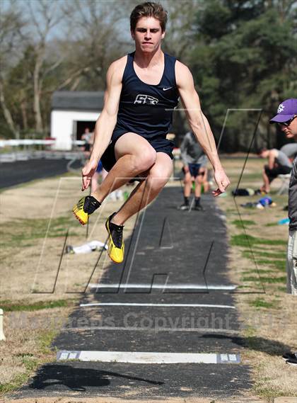 Thumbnail 3 in Mountain Press Relays photogallery.