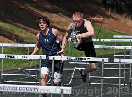 Thumbnail 3 in Mountain Press Relays photogallery.