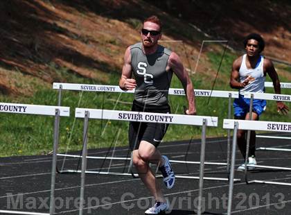 Thumbnail 3 in Mountain Press Relays photogallery.
