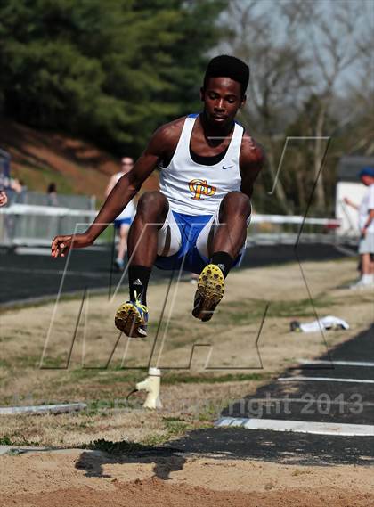 Thumbnail 1 in Mountain Press Relays photogallery.