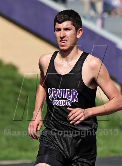 Thumbnail 1 in Mountain Press Relays photogallery.