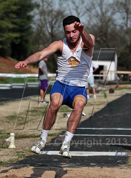Thumbnail 2 in Mountain Press Relays photogallery.