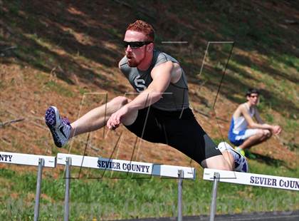 Thumbnail 2 in Mountain Press Relays photogallery.