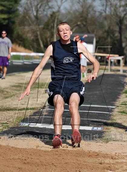 Thumbnail 2 in Mountain Press Relays photogallery.