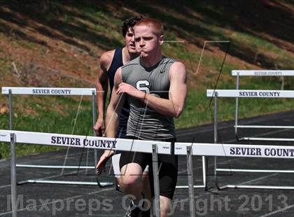 Thumbnail 1 in Mountain Press Relays photogallery.