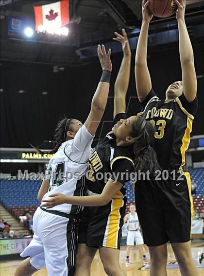 Thumbnail 2 in Miramonte vs. Bishop O'Dowd (CIF D3 NorCal Regional Final) photogallery.
