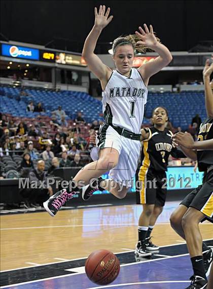Thumbnail 3 in Miramonte vs. Bishop O'Dowd (CIF D3 NorCal Regional Final) photogallery.
