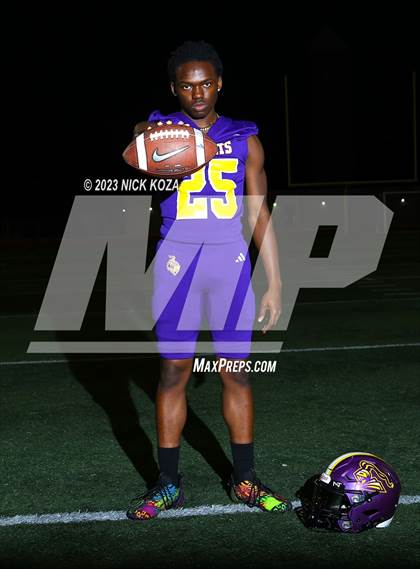 Thumbnail 3 in Lynwood Varsity Football Photo Shoot photogallery.