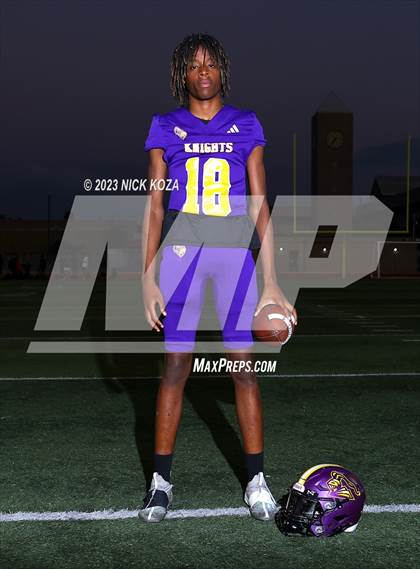 Thumbnail 3 in Lynwood Varsity Football Photo Shoot photogallery.