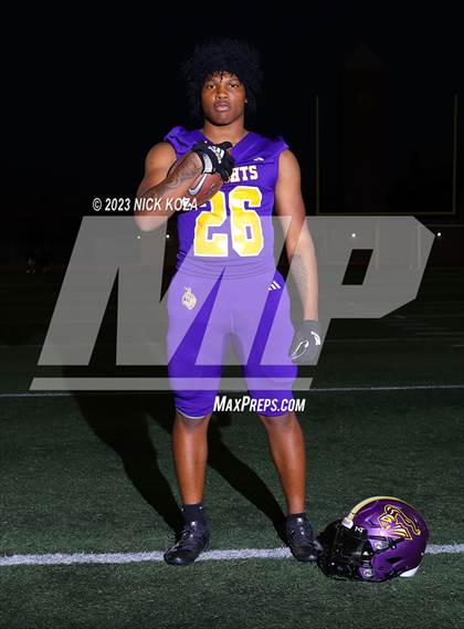 Thumbnail 3 in Lynwood Varsity Football Photo Shoot photogallery.