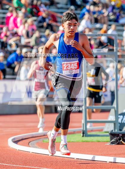 Thumbnail 2 in UIL 1A Boys Track & Field Finals photogallery.