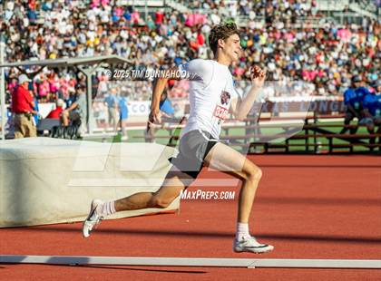 Thumbnail 1 in UIL 1A Boys Track & Field Finals photogallery.