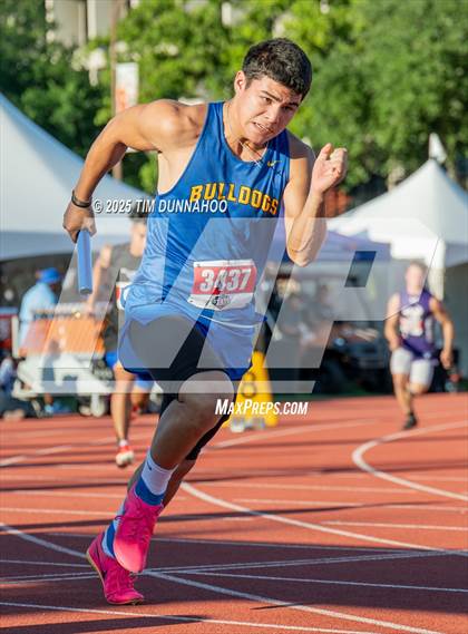 Thumbnail 1 in UIL 1A Boys Track & Field Finals photogallery.