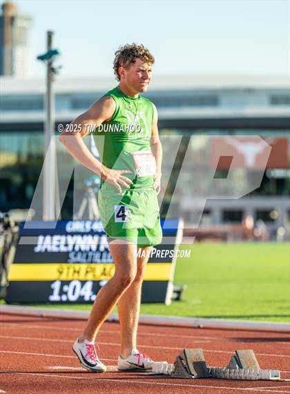 Thumbnail 2 in UIL 1A Boys Track & Field Finals photogallery.