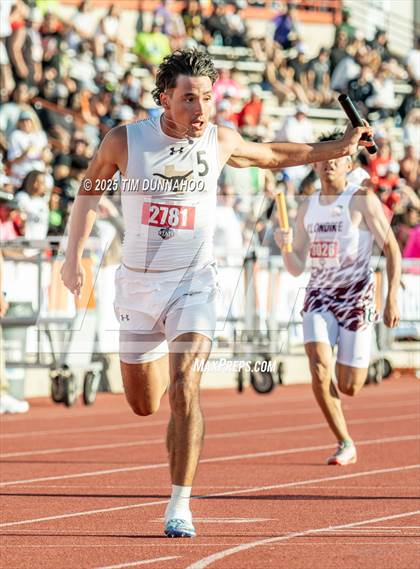 Thumbnail 1 in UIL 1A Boys Track & Field Finals photogallery.