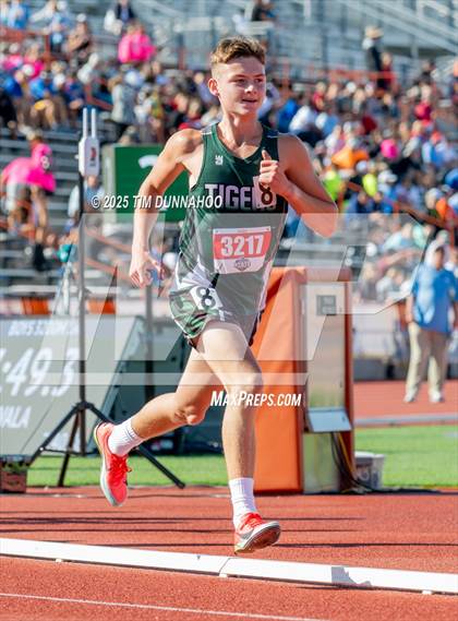 Thumbnail 2 in UIL 1A Boys Track & Field Finals photogallery.